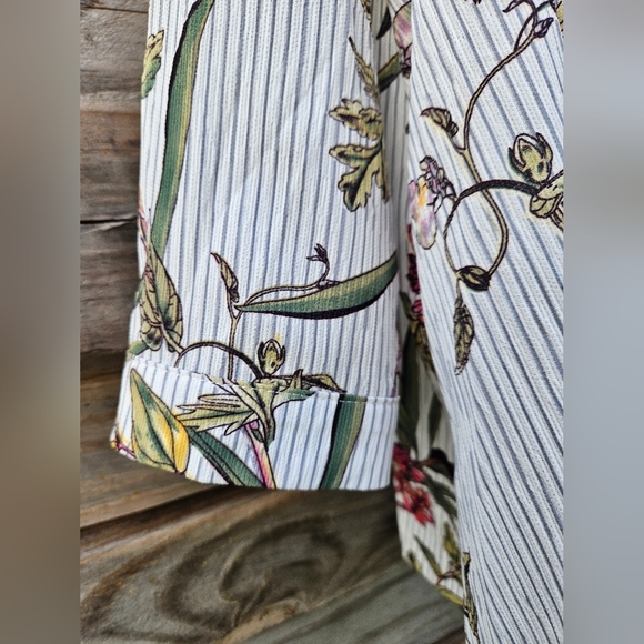 Entro Cold Shoulder Blouse - Picture 2 of 10